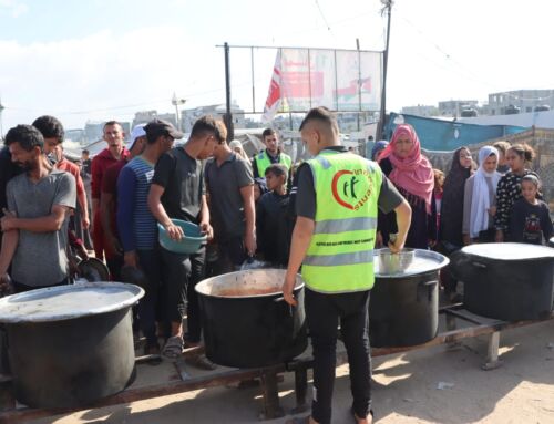 Mat og vann utdeling i Gaza!